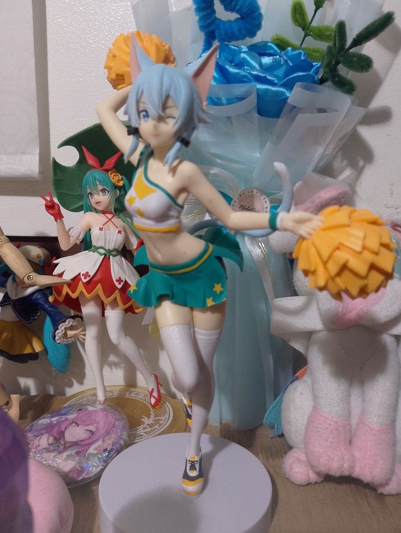 Miku Figure Anime (Category: Figurines & Statues) located in Cavite. Submitted by chloezel187110 (Listing ID 1465726962, Image 2). Description: Sold as set ( NO BOX ) 1st pic, Has her pigtails (not missing) but broken. 2nd pic, good condition 3rd pic, No base and foot broken.