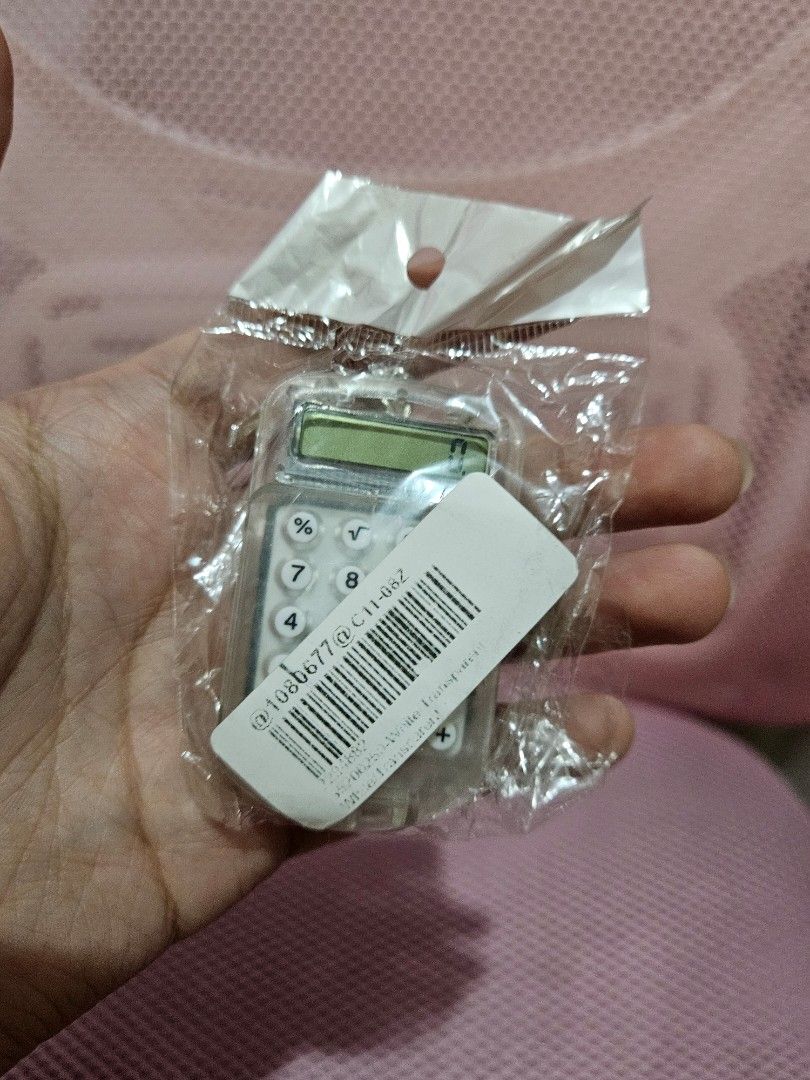 Mini Calculator Keychain (Category: Stationery & School Supplies) located in Bulacan. Submitted by _luffytaro (Listing ID 1465741313, Image 3). Description: mop: gcash/gotyme mod: j&t.