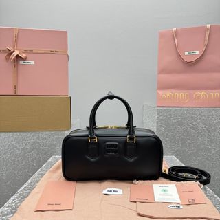 （分類：）位於 。 由 closet_of_kate 提交（商品編號 1465686956，圖片 1）。簡介： 。