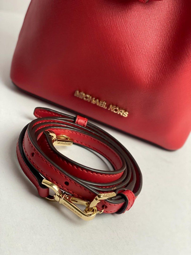 Mk (Category: Cross-body Bags) located in Lipa City. Submitted by thyra06 (Listing ID 1465600734, Image 3). Description: .
