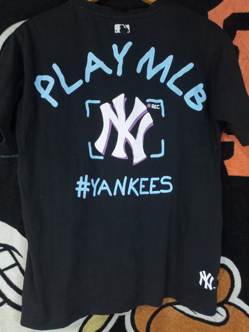 MLB New York Yankees Tshirt (Category: Tshirts & Polo Shirts ) located in Castilla. Submitted by stignapamorma (Listing ID 1465682746, Image 2). Description: Branded Black T-shirt ( Thrifted ) Size - 19.5x25 Condition - Excellent Color Rate - 9/10 Issue - None Price - 450+SF.