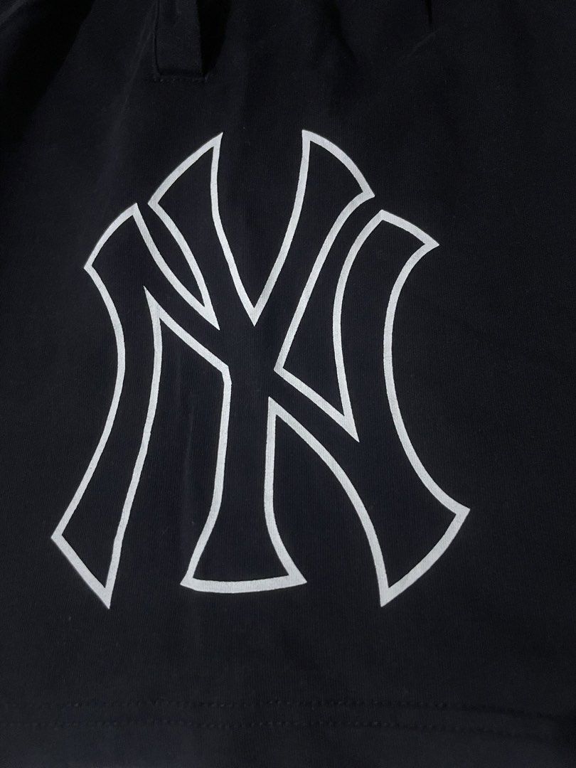 Mlb Short (Category: Shorts) located in Valenzuela. Submitted by nk_thriftshop (Listing ID 1465663740, Image 3). Description: Waist: 29/36 Length: 18’5 inch Leg Opening: 11’5 inch Issue: None Size:2xl Condition/Color Rate: 9.5/10.