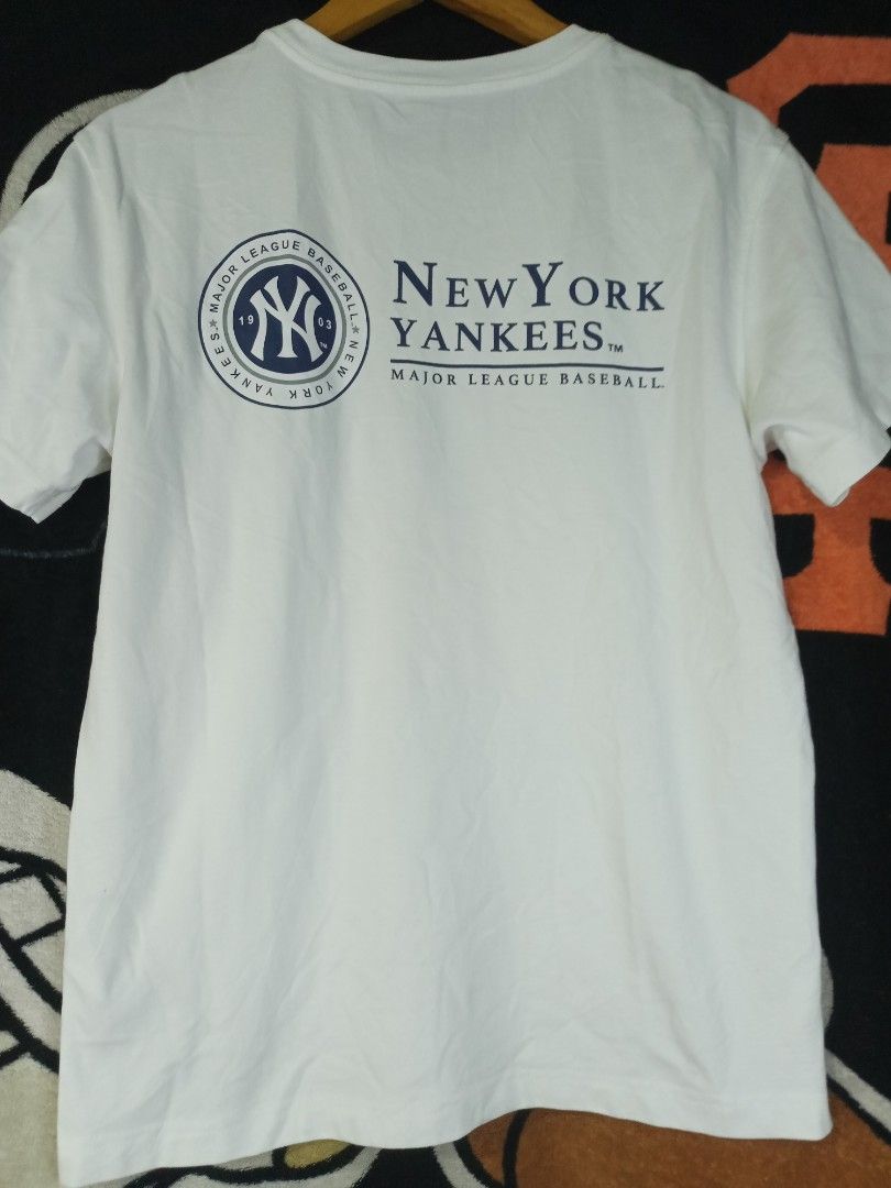 MLB x New Era New York Yankees Tee (Category: Tshirts & Polo Shirts ) located in Castilla. Submitted by stignapamorma (Listing ID 1465680609, Image 2). Description: Branded White Tee ( Thrifted ) Size - 19.5x26 Condition - Excellent Color Rate - 9/10 Issue - None Price - 500+SF.