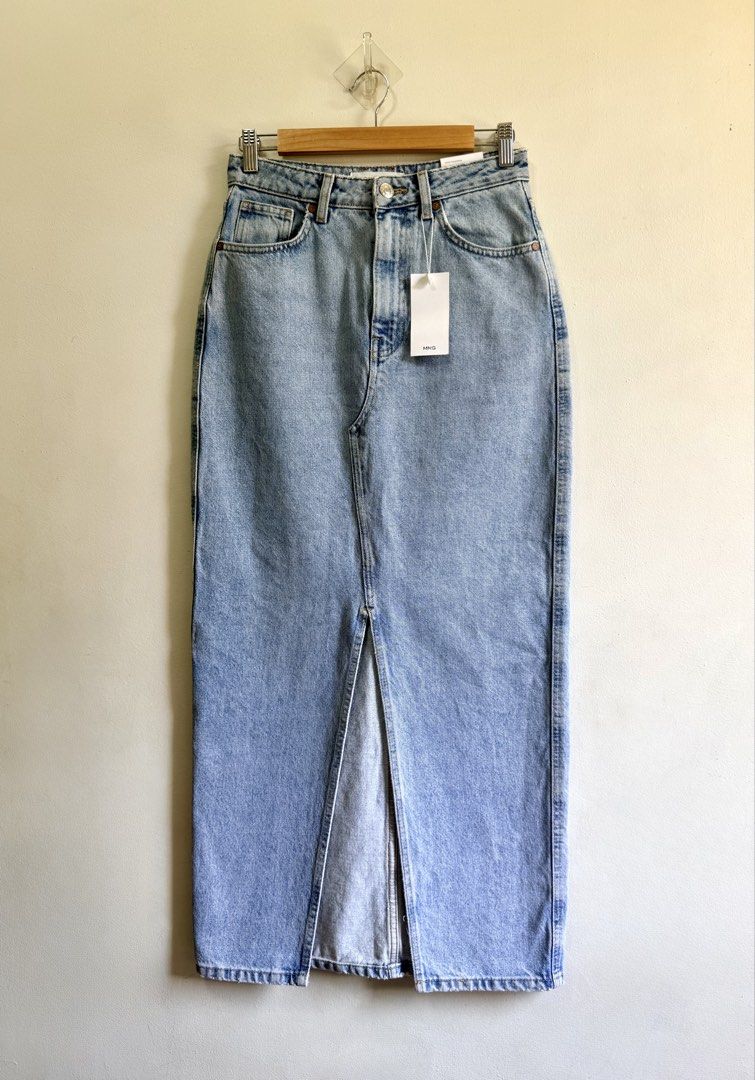 MNG denim skirt (Category: Skirts) located in Tarlac. Submitted by giannisdeclutters4106 (Listing ID 1465629017, Image 2). Description: MNG denim skirt New with tag Small Fits 27-28”.