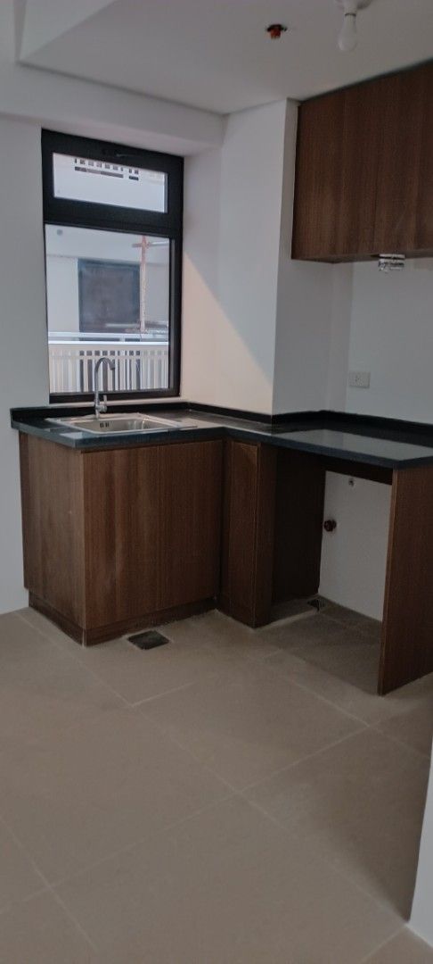 ASSUME BALANCE/ PASALO Condo unit (Category: Apartments & Condos) located in Paranaque City. Submitted by sonia.28 (Listing ID 1465613738, Image 2). Description: ASSUME BALANCE/PASALO CONDO 📌 I-LAND RESIDENCES @ Dr. A. Santos Ave./ Sucat Road, Paranaque Olive Tower 2, 9/F (1) Bedroom, with Balcony @ 27.59 SQM Bare type Brand new unit Hindi pa natitirhan Ready for occupancy 1.5M - Cash out (negotiable) pwede split payments - 20K monthly amortizat