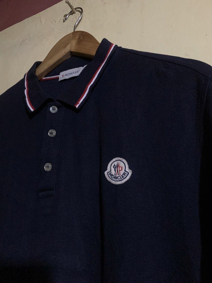 Moncler (Category: Luxury Apparel) located in Legazpi City. Submitted by casanibrah33153 (Listing ID 1465645602, Image 3). Description: Dimes:23x28.5 Colorrate: 9.6/10 Excellent condition No issue .