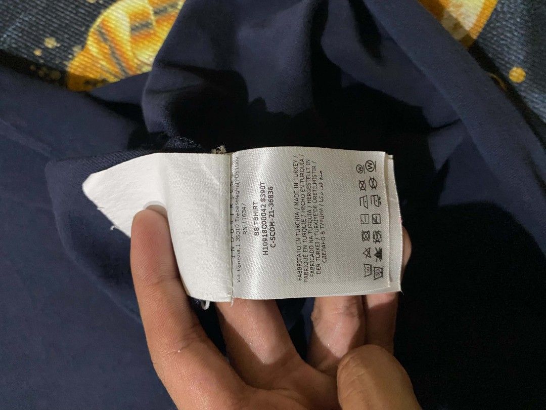 MONCLER (Category: Tshirts & Polo Shirts ) located in Quezon City. Submitted by thrift.sta (Listing ID 1465675561, Image 3). Description: MONCLER SHIRT GOOD CONDITION 24X30 1K + SHIPPING FEE.