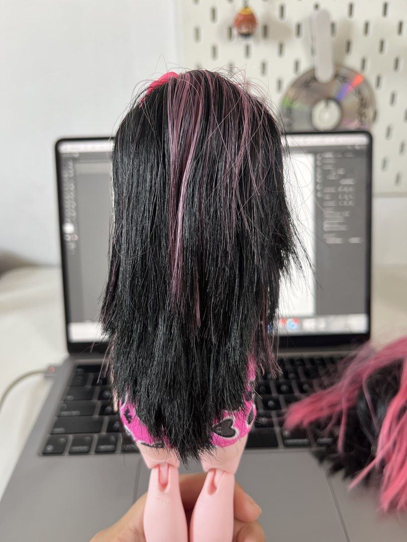 Monster High Draculaura G3 Doll (Category: Kids Toys) located in Manila. Submitted by erekkotsu (Listing ID 1465627325, Image 2). Description: What you see is what you get A little dirty but 100% cleanable Hair unkempt kasi nakatago lang sa box No original box but will pack securely Loc: Valenzuela.
