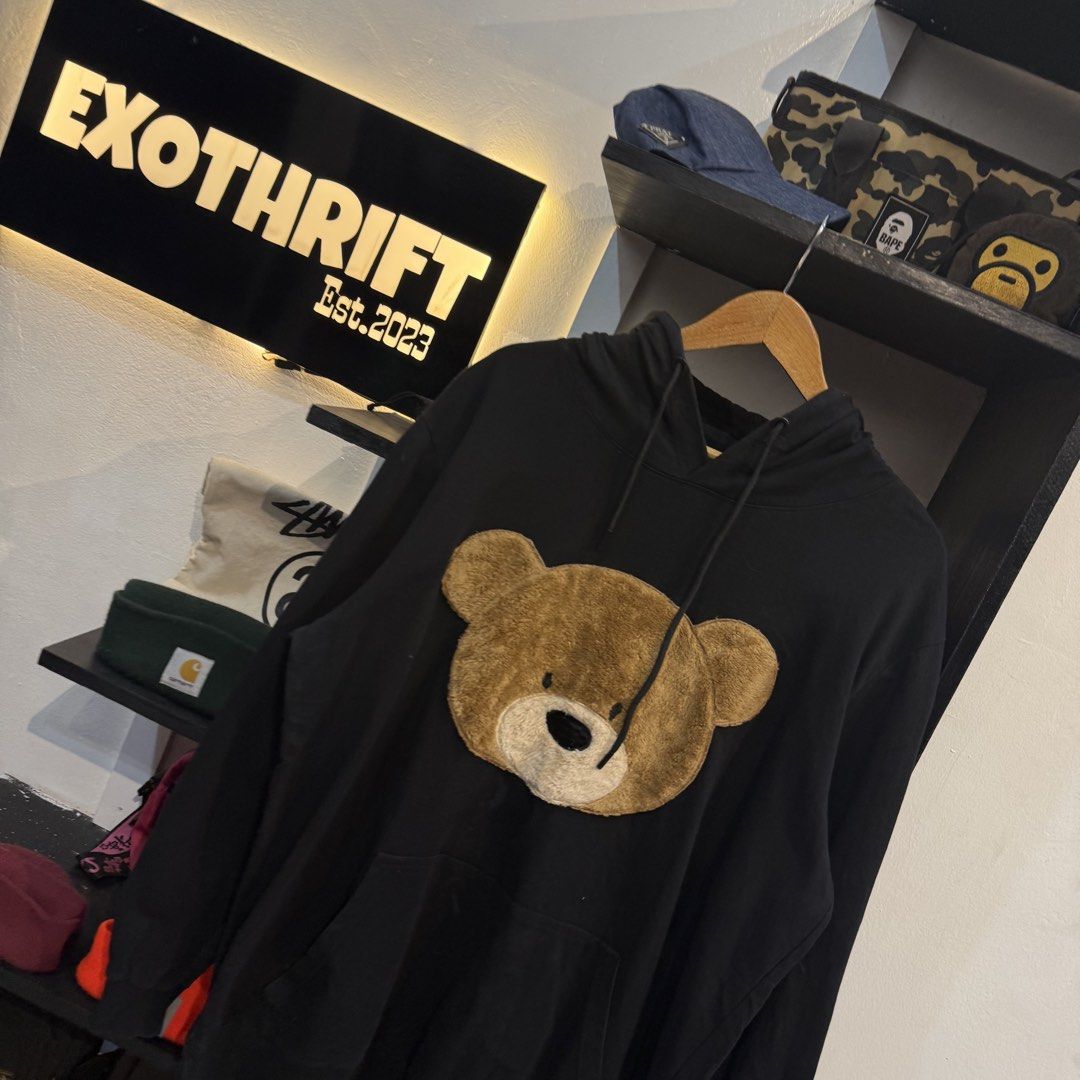 Moschino Couture Black Teddy Bear Patch Hoodie (Category: Coats, Jackets and Outerwear) located in Manila. Submitted by carbungcoalex (Listing ID 1465612334, Image 2). Description: MOSCHINO BEAR BLACK HOOODIE 24 by 30 Good Condition Complete tags 1200 CLAIM.