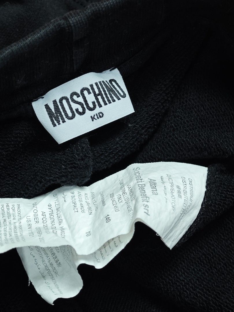 Moschino Kids Shorts (Category: Babies & Kids Fashion) located in Imus. Submitted by eykc01 (Listing ID 1465741322, Image 3). Description: Like New 10yo on tag Waist: 20-26" Length: 11".