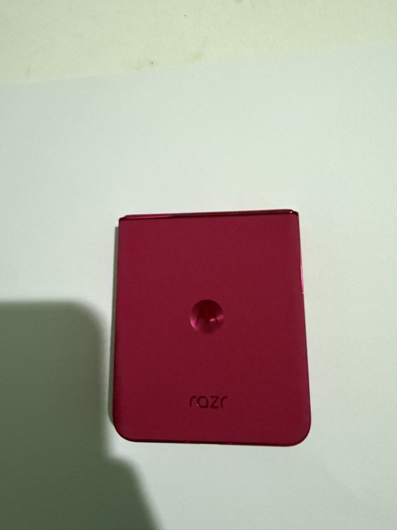 Motorola Razr 50 ultra (Category: Motorola) located in Manila. Submitted by jcob243558073 (Listing ID 1465685454, Image 3). Description: Motorola razr 50 ultra 5g 256gb us version Open line No issues/scratches/dents No problem with screen and speakers No problems with fold. Battery: 4000mAh With Box, charger, cord and free case Price is negotiable If you want more pictures just ask. Location: Bacolod, Negros occidental RFS: upgrade.