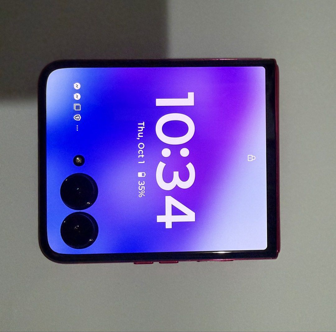 Motorola Razr 50 ultra (Category: Motorola) located in Manila. Submitted by jcob243558073 (Listing ID 1465685454, Image 1). Description: Motorola razr 50 ultra 5g 256gb us version Open line No issues/scratches/dents No problem with screen and speakers No problems with fold. Battery: 4000mAh With Box, charger, cord and free case Price is negotiable If you want more pictures just ask. Location: Bacolod, Negros occidental RFS: upgrade.