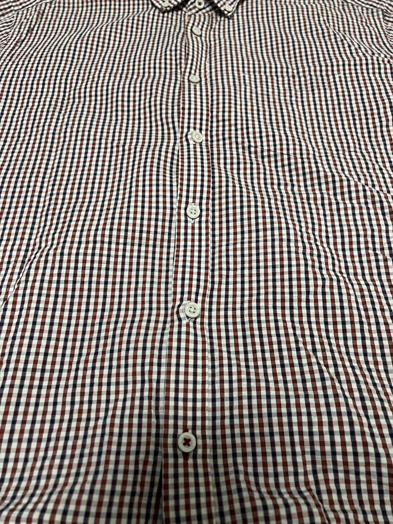 M&S Blue Harbour Button-Down Shirt (XL) (Category: Formal Shirts) located in Paranaque City. Submitted by primefinds.ph (Listing ID 1465680702, Image 3). Description: - Size XL (24” x 29.5”) - Marks & Spencer / Blue Harbour Tag - Short sleeve button-down casual shirt in a Regular Fit, featuring a button-down collar, single left chest pocket, and back box pleat - Red/blue pattern 10/10 condition No issues.