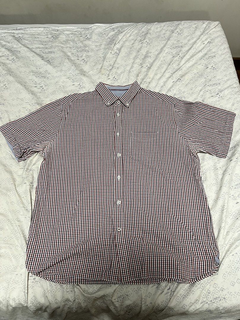M&S Blue Harbour Button-Down Shirt (XL) (Category: Formal Shirts) located in Paranaque City. Submitted by primefinds.ph (Listing ID 1465680702, Image 1). Description: - Size XL (24” x 29.5”) - Marks & Spencer / Blue Harbour Tag - Short sleeve button-down casual shirt in a Regular Fit, featuring a button-down collar, single left chest pocket, and back box pleat - Red/blue pattern 10/10 condition No issues.