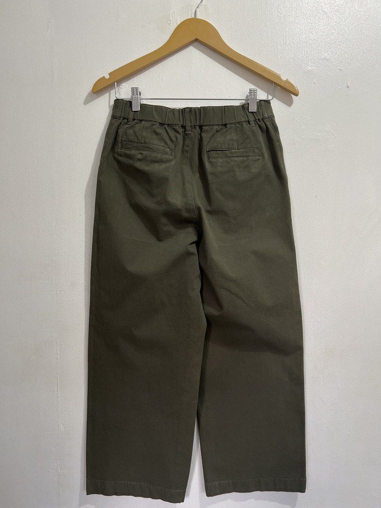 Medium Muji khaki green trouser (Category: Other Bottoms) located in Las Pinas. Submitted by gaeley (Listing ID 1465603291, Image 3). Description: M on tag w: 28-30" l: 35".