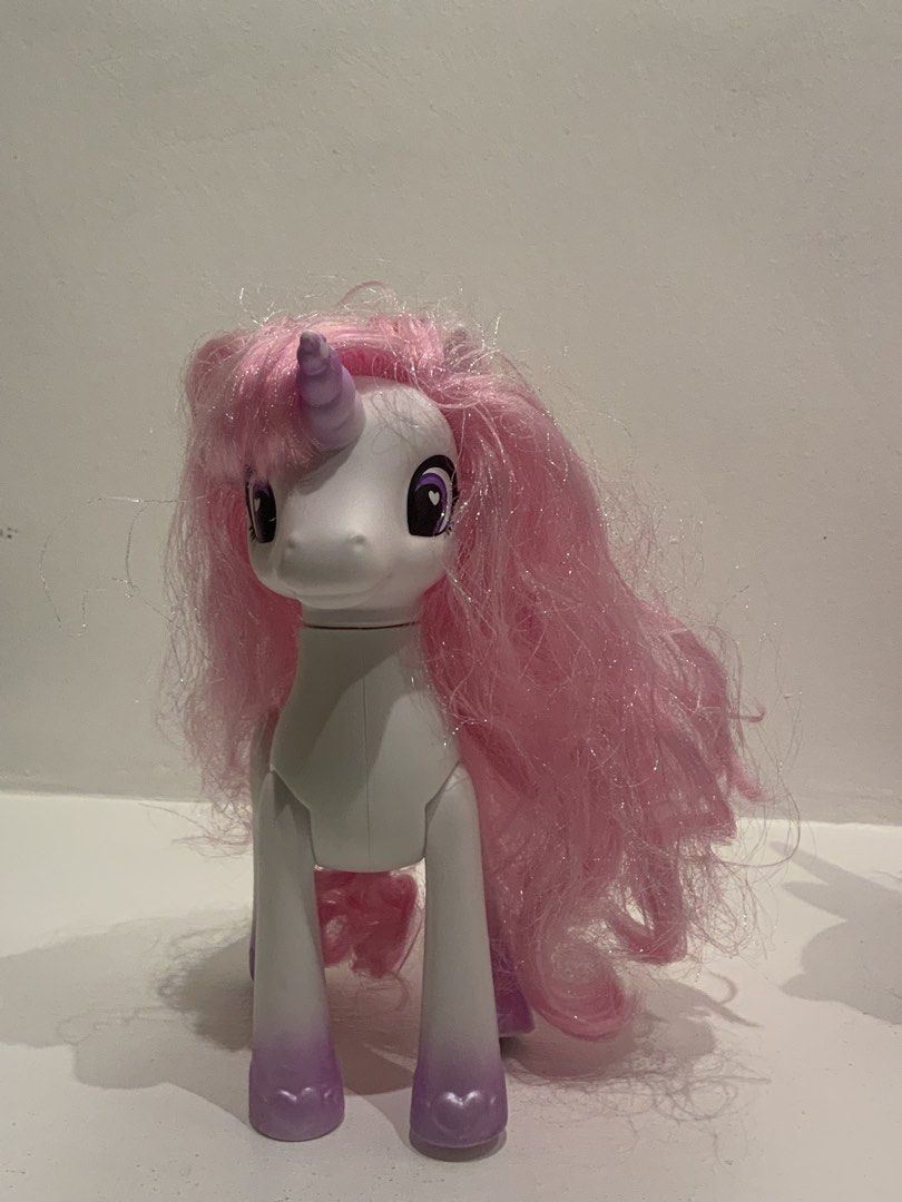My Little Pony Unicorn bundle (mix) (Category: Kids Toys) located in Santa Rosa. Submitted by littlegioiaph (Listing ID 1465742650, Image 3). Description: - lexibook unicorn robot is working - MLP unicorn declared as is - cutie nung zuru unicorn 🥰.