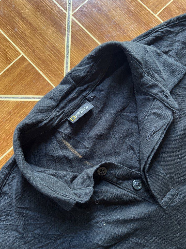 National Geographic Basic Pique Polo Shirt with Small Logo (Category: Tshirts & Polo Shirts ) located in Dauis. Submitted by goodsnhoodsgallery (Listing ID 1465607373, Image 2). Description: Excellent condition Complete tags Color rate: 9.5/10 Dimes: Length: 26’ L Width: 21’ W Large on tag Issue: Minimal logo peeling(see photos for reference) Negotiable, dm me for offers and details .