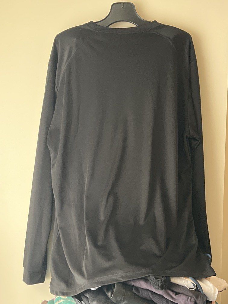 Nautique black rash guard (Category: Activewear) located in Pasig City. Submitted by sandace (Listing ID 1465598944, Image 2). Description: Authentic .