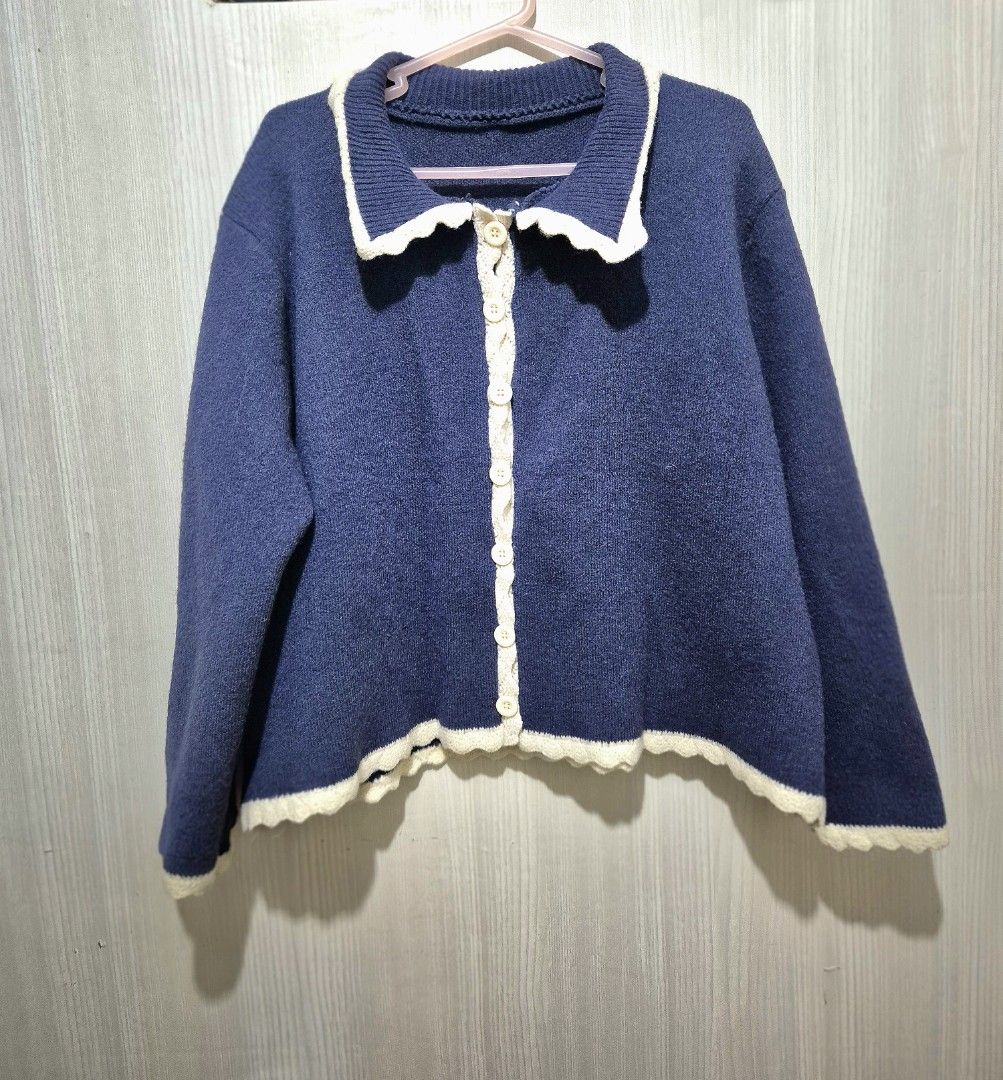 Navy Blue Cropped Knit Cardigan (Category: Coats, Jackets and Outerwear) located in San Mateo. Submitted by sellbypelle (Listing ID 1465648130, Image 2). Description: Preloved 🌸 Actual Measurements W: 22(44 bust) stretchable L : 20 inch No Issue Location: Rizal 💰 Payment: GCash — pay first 📦 Shipping: + sf via J&T only 🗓️ Batch shipping: Once a week 💡 Actual color may vary slightly due to lighting and screen settings. .