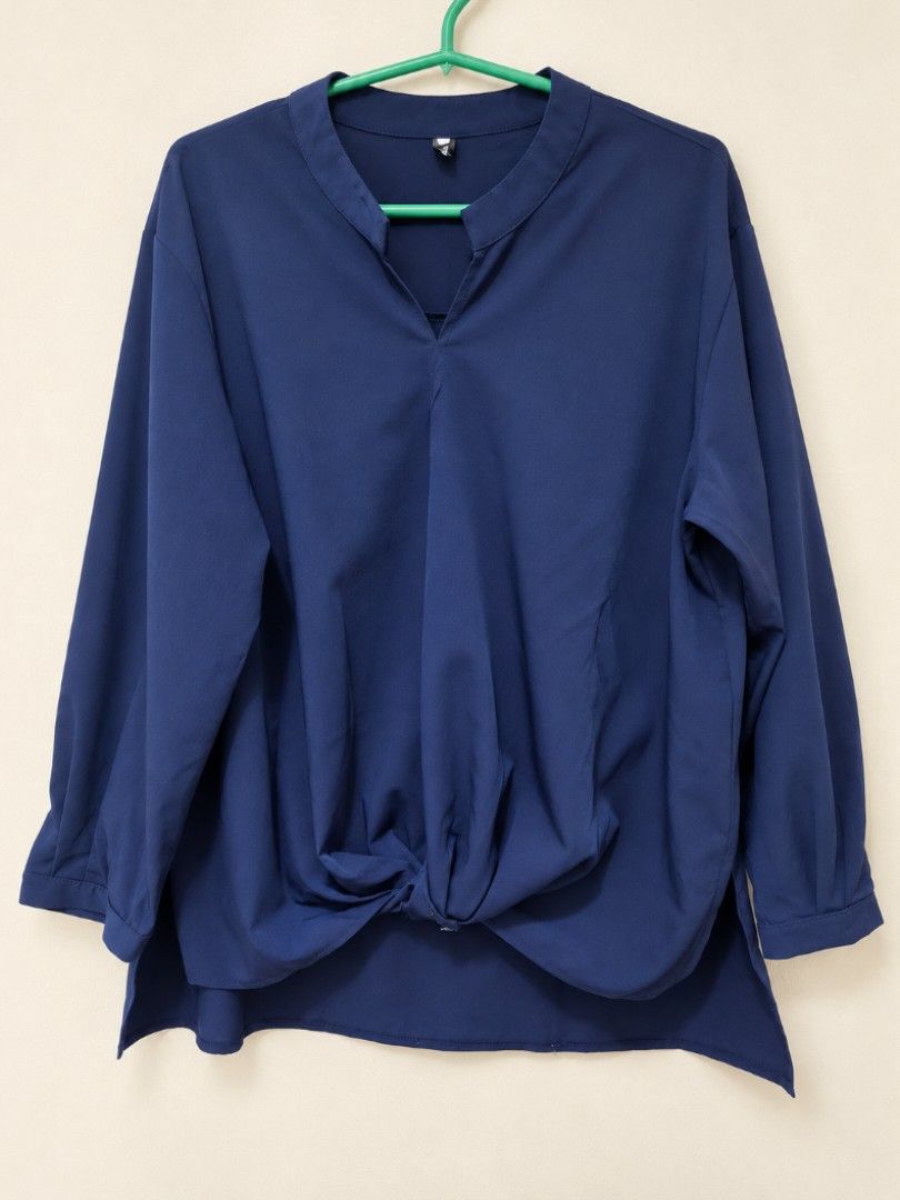 Navy Blue Long Sleeve Twist Front Blouse (Category: Blouses) located in San Mateo. Submitted by sellbypelle (Listing ID 1464239339, Image 2). Description: THRIFTED ITEM 🌸 W: 23 (stretchable) 46 bust L : 25 inch No Issue 📍 Location: Rizal 📦 + sf via J&T only ⏳ No rush shipping 💡 Actual color may vary slightly due to lighting and screen settings..