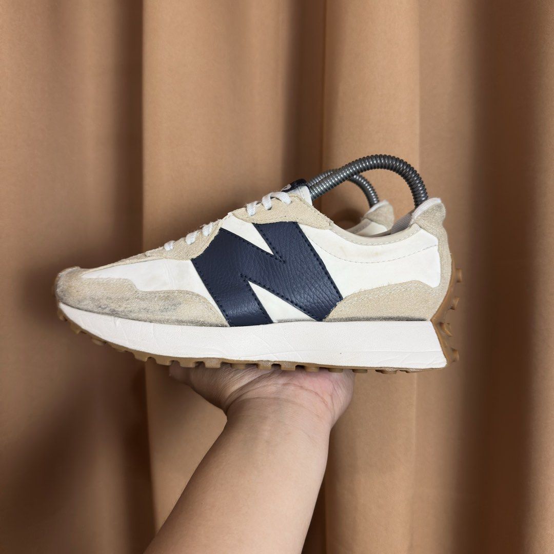 NB 327 (Category: Sneakers) located in Don Carlos. Submitted by rabearcelj59593 (Listing ID 1465726150, Image 3). Description: .