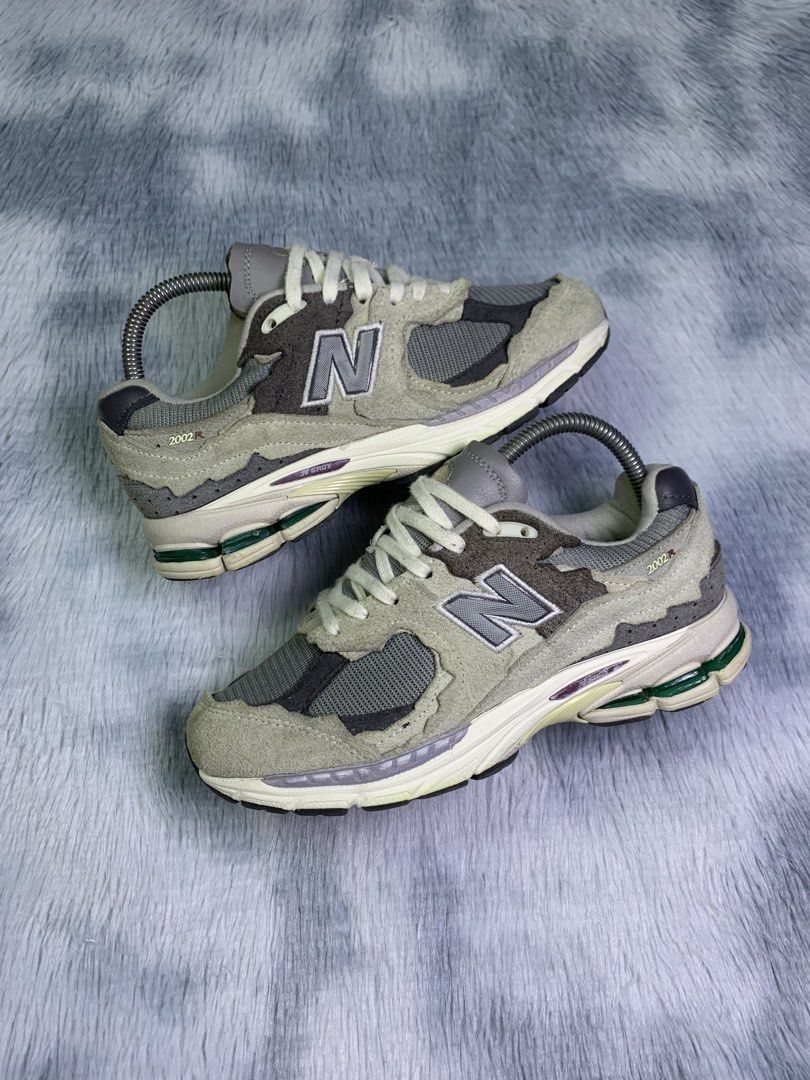 NEW BALANCE 2002R PROTECTION PACK RAIN CLOUD (Category: Sneakers) located in Quezon City. Submitted by shooz.kartel (Listing ID 1465746011, Image 1). Description: For sale only‼️ NEW BALANCE 2002R PROTECTION PACK RAIN CLOUD Excellent condition No major issues Size 5.5 mens 7 womens 38 euro 23.5 cm 1450 + sf only Legit/Authentic 💯 Pm for fast transact! 📩 Can do ship nationwide MOP: paymaya, bank transfer or gcash Location: Metro manila.