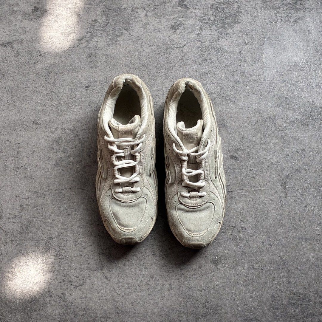 New Balance 204L “Timberwolf” (Category: Sneakers) located in Iligan City. Submitted by gabrielsxn (Listing ID 1465692948, Image 2). Description: New Balance 204L “Timberwolf” Size: US 6.5 | EU 39.5 | CM 24.5 ✅Good Condition Mine: ₱2,199.