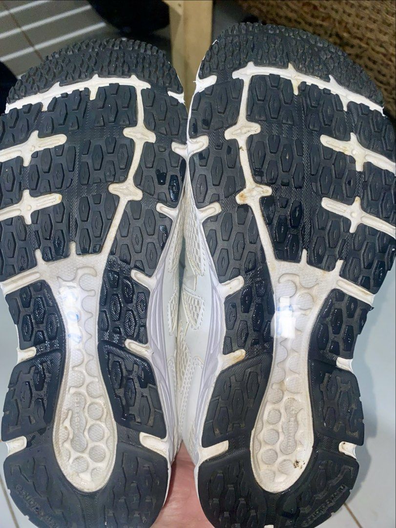 New balance 480v5 (Category: Sneakers) located in Cebu City. Submitted by thrift.sht (Listing ID 1465631612, Image 3). Description: New balance 480v5 Good condition Issue: last pic Size: 8.5 Color: 9.9/10 📍cebu city.