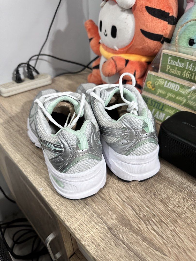 New balance 530 (Category: Casual Shoes) located in Manila. Submitted by nilodanzcuadra (Listing ID 1465674519, Image 3). Description: Size 7.5 to 8 mens Like new Loc: north caloocan.