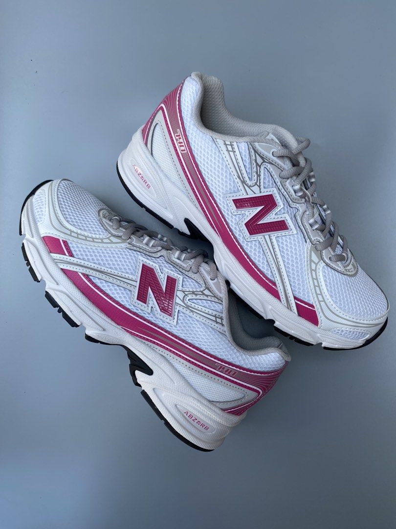 New Balance 740 (Category: Sneakers) located in Iligan City. Submitted by jackofall.sole (Listing ID 1465619625, Image 2). Description: PRELOVED PAIR‼️ New Balance 740 US 6 | EUR 38.5 | 24CM -Brand new condition - with original box (had scratches) ₱2899 + sf .