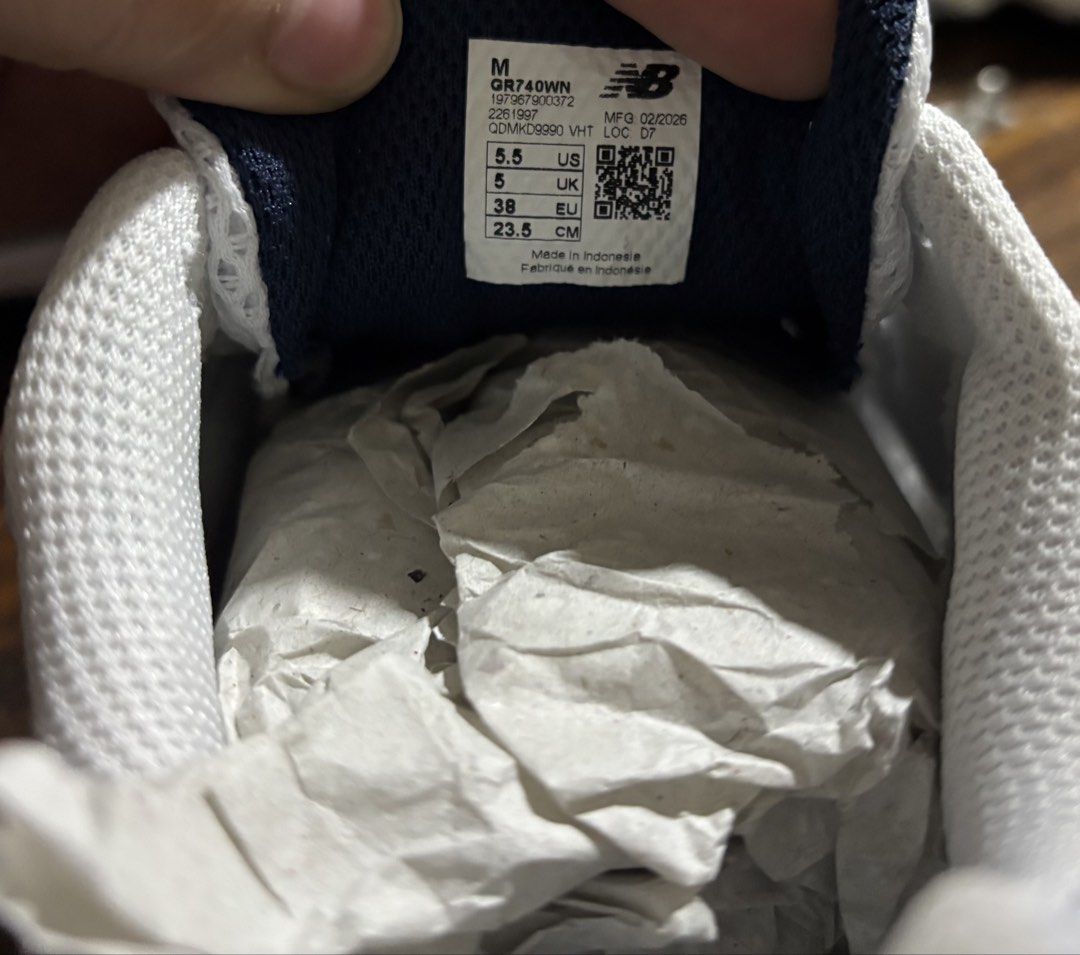 NEW BALANCE 740 (Category: Sneakers) located in Cavite. Submitted by luckyrabbit_25fd60 (Listing ID 1465692556, Image 2). Description: New Balance 740 - Brand new, never been used - From Footlocker Dubai Issue: no shoe box Rfs: wrong size.