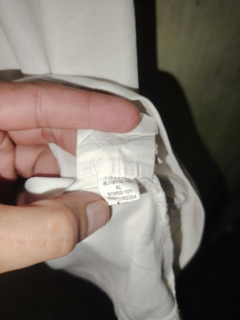 NIKE (Category: Activewear) located in Pasig City. Submitted by michelle.asuki (Listing ID 1465662581, Image 3). Description: NIKE BIG LOGO DRI FIT SHIRT EXCELLENT MEDIUM 559.
