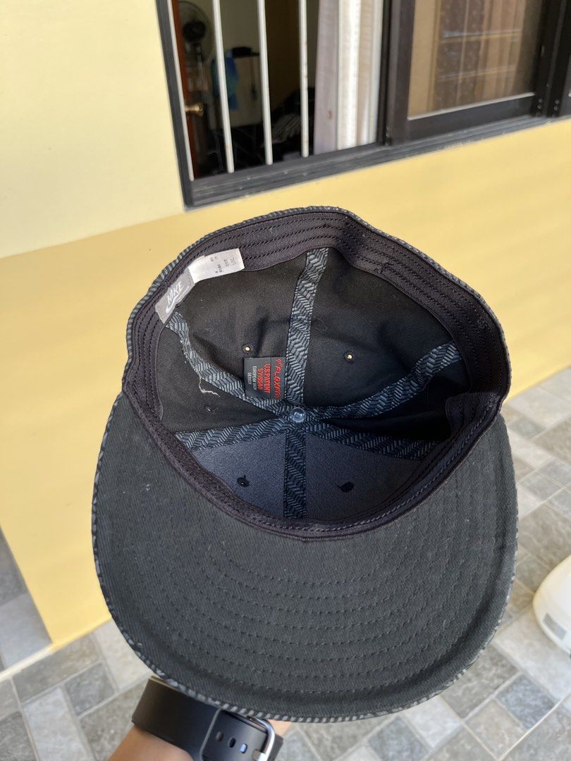 Nike (Category: Caps & Hats) located in Roxas City. Submitted by anamaria12997 (Listing ID 1465735660, Image 3). Description: .