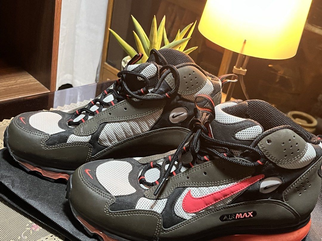 Nike Air (Category: Sneakers) located in Manila. Submitted by eliseriogl89460 (Listing ID 1465665213, Image 3). Description: .
