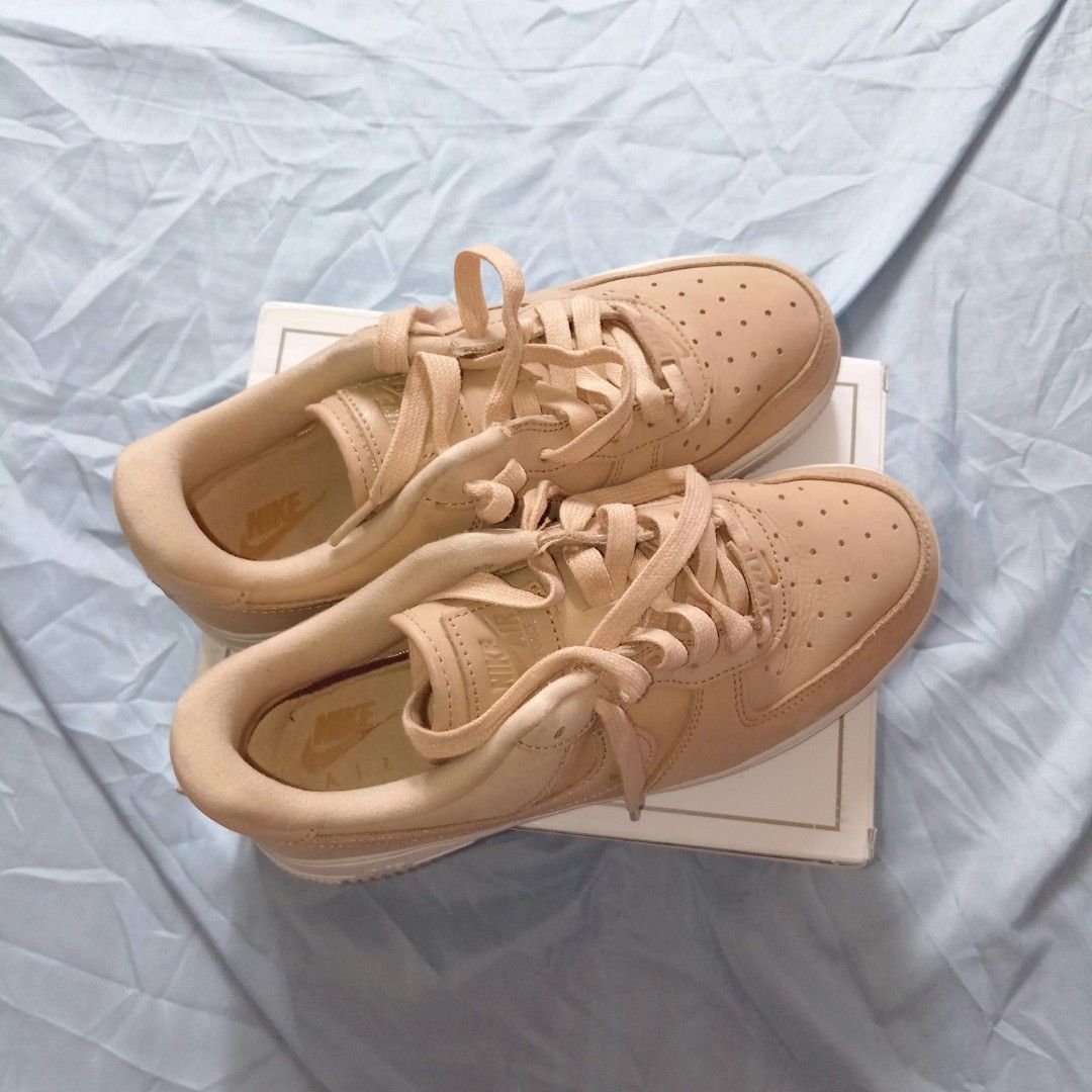 Nike Air Force 1 Womens Brown (Category: Sneakers) located in Cavite. Submitted by butterflyvx (Listing ID 1465650297, Image 2). Description: Nike Air Force 1 womens low brown Size: US 7.5 / UK 5 / EUR 38.5 / CM 24.5 / BR 37 / CN 245 Condition: Pre-loved, still in good condition - price slightly negotiable - no original box or receipt, shoes only - slight cleaning needed, show normal signs of use/wear - please check all photos carefully for the a