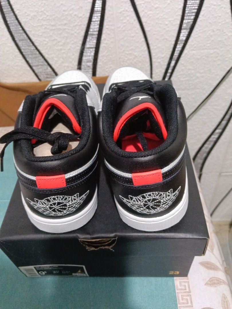 Nike Air Jordan Low (Category: Activewear) located in Cavite. Submitted by purplepink30 (Listing ID 1465644357, Image 3). Description: .
