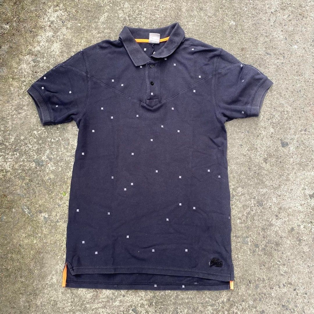 NIKE AIR POLO SHIRT (Category: Tshirts & Polo Shirts ) located in Bulacan. Submitted by rasel.10 (Listing ID 1465673889, Image 1). Description: 19 x 28 good condi.