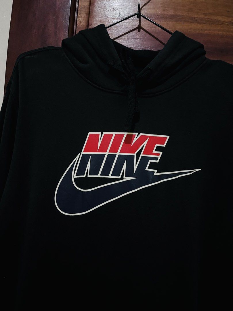 Nike Alumni (Category: Coats, Jackets and Outerwear) located in Tuguegarao City. Submitted by rodel_llanetaa (Listing ID 1465750716, Image 2). Description: Excellent conditon Size L on tag Width 22 Length 28 Color rate 9.5 Flaws None 750+Shippingfee!.