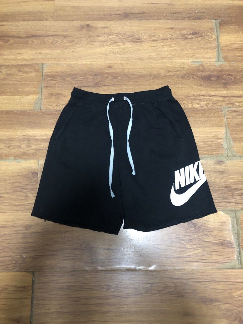 Nike Alumni Short (Category: Shorts) located in Mabalacat. Submitted by jayty_ (Listing ID 1465596241, Image 1). Description: good as new condition no issue.