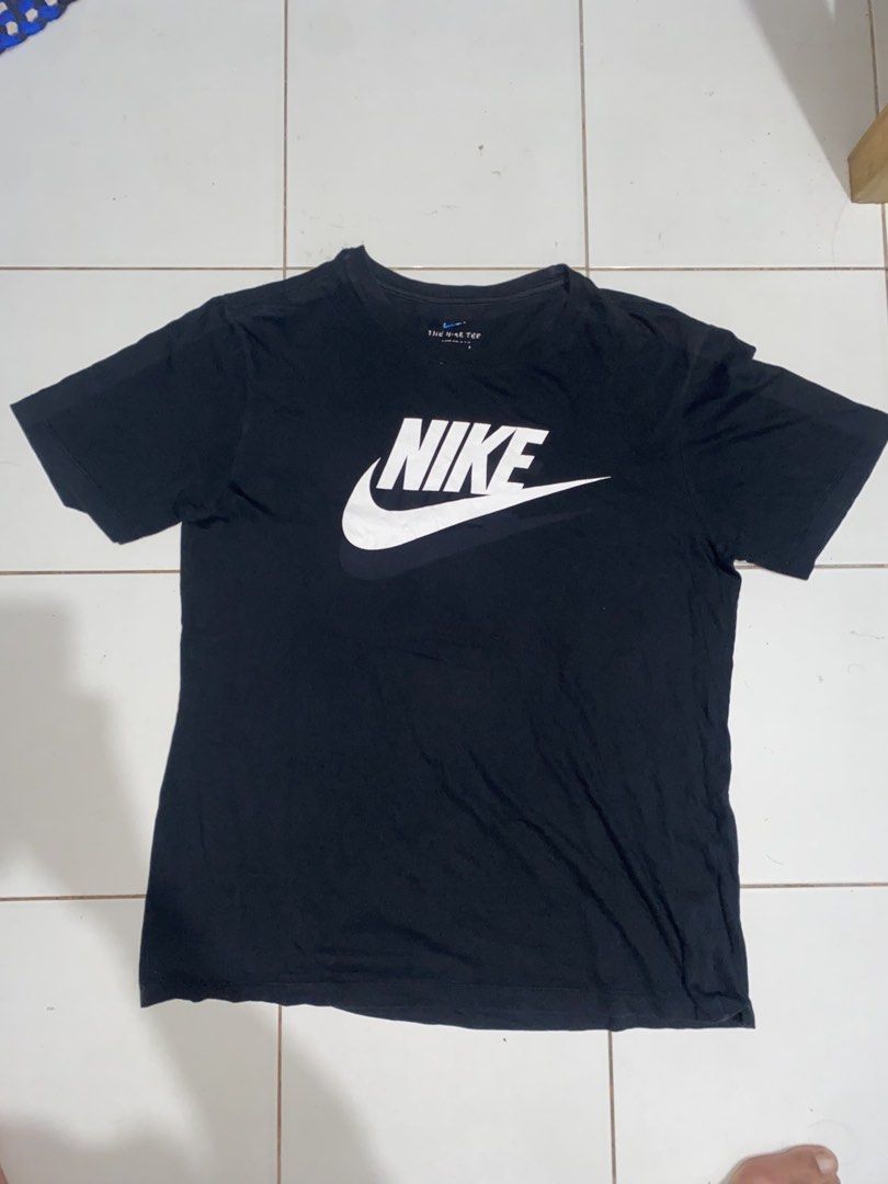 Nike bundle (Category: Activewear) located in Cebu City. Submitted by thrift.sht (Listing ID 1465632177, Image 3). Description: Nike bundle Size: medium to large Good condition Need wash 📍cebu city.