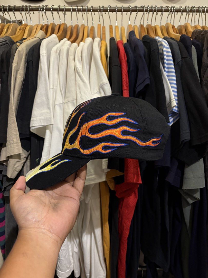 Nike club OG structured flame cap (Category: Caps & Hats) located in General Santos City (Dadiangas). Submitted by scrtshp (Listing ID 1465668849, Image 3). Description: No issue/In excellent condition Declared not authentic Washed & Ready to wear One size fits all searchable code.