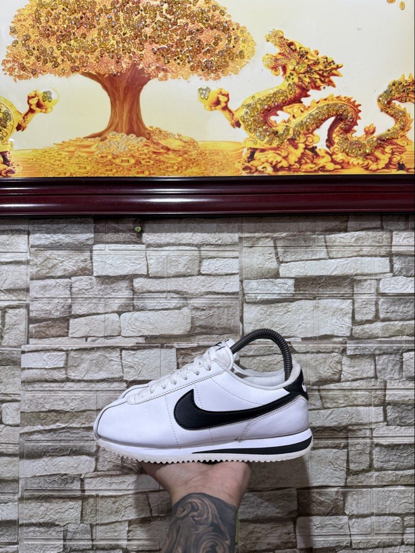 Nike Cortez “ basic SL” | 6 WOMEN (Category: Sneakers) located in Marikina City. Submitted by s_ng_s009 (Listing ID 1465753993, Image 3). Description: Authentic 6 women Excellent condition No box 999 + sf.