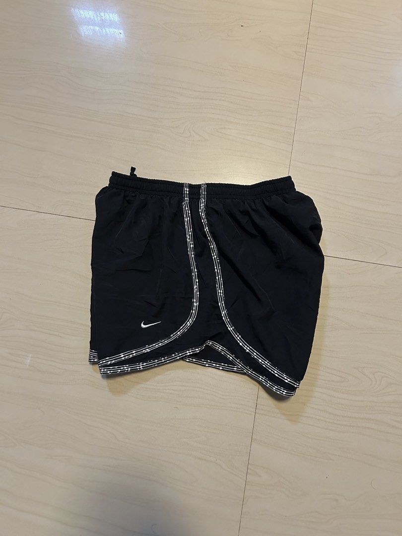 Nike Dri-FIT Black Running Shorts Size M (Category: Shorts) located in Dasmarinas. Submitted by zn_upcldtrs (Listing ID 1465639746, Image 2). Description: - Free Size W / 10-11 L - Excellent Condition - No Issue.