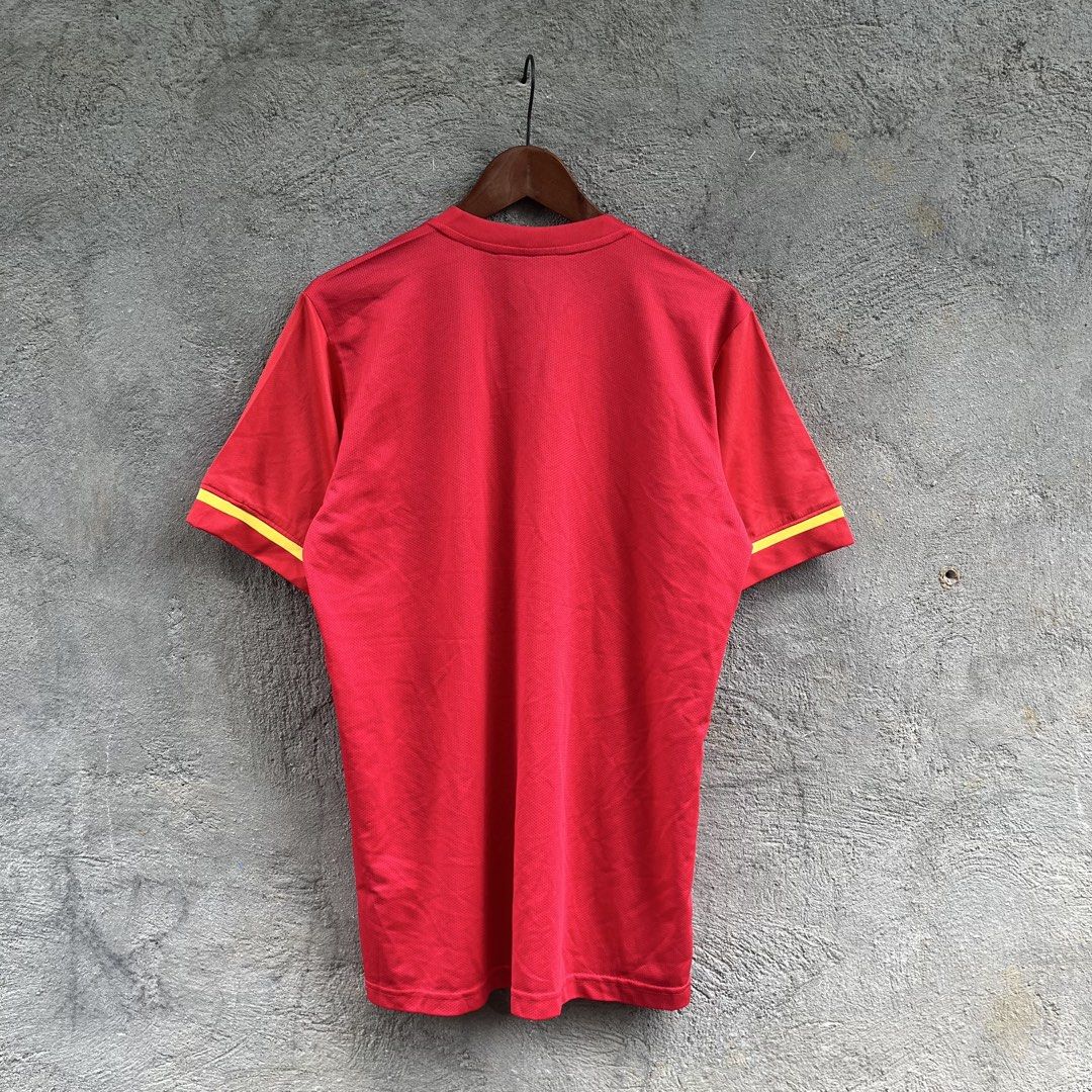NIKE FOOTBALL SHIRT (Category: Tshirts & Polo Shirts ) located in Manila. Submitted by flippinn (Listing ID 1465607771, Image 2). Description: XL 21.5W 29.5L Wala na yung print sa likod Lalamove or J&t Express + Shipping fee .
