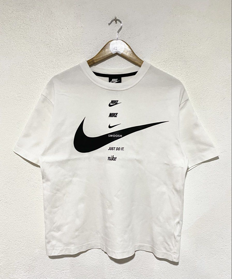 Nike Multi Logo Cropped Shirt (Category: Tshirts & Polo Shirts ) located in Goa. Submitted by dandd_thrift_goods (Listing ID 1465689390, Image 1). Description: ▪️ SIZE ON TAG: Medium ▪️DIMES: Length 25.6| Width 21 ▪️COLOR RATE: 10/10 ▪️CONDITION: 10/10 ▪️ISSUE: Need wash/Stain (Last pic).