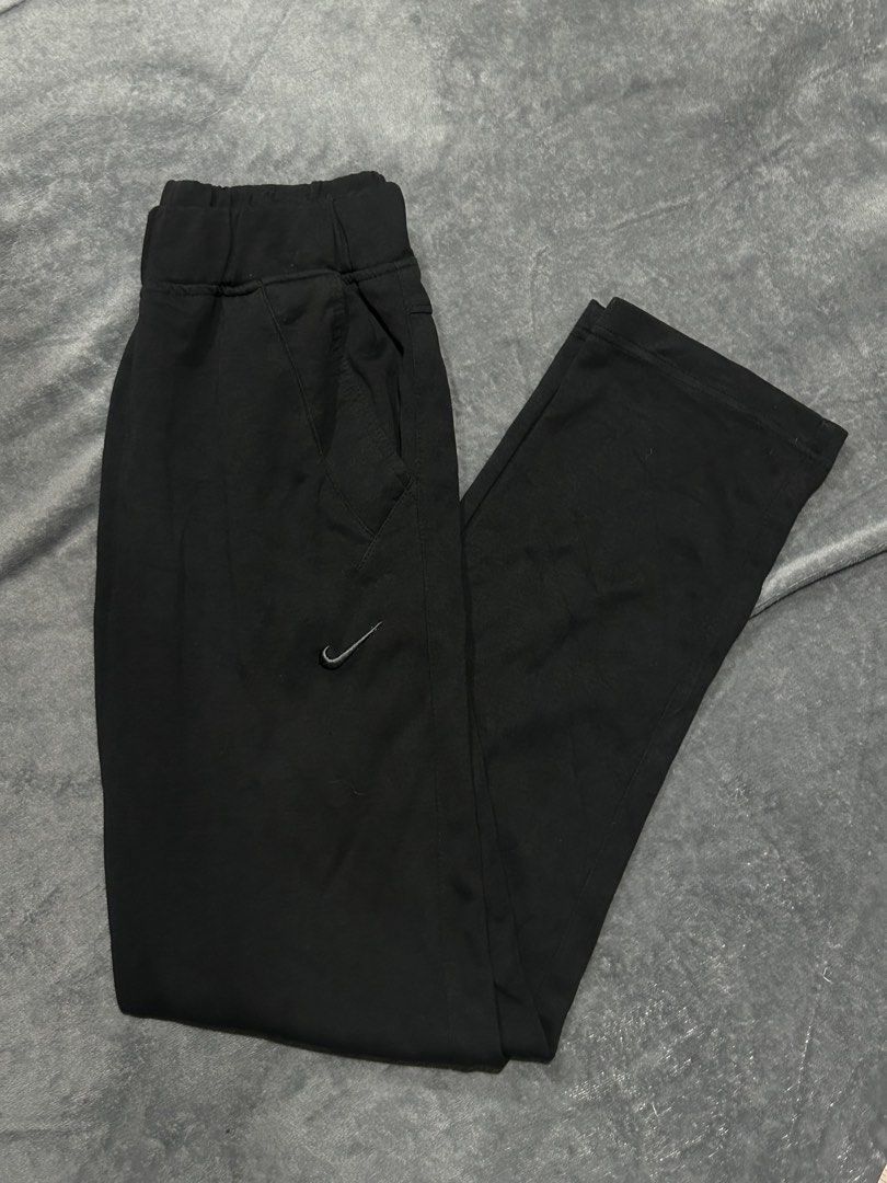 Nike Pants (Category: Tshirts & Polo Shirts ) located in Quezon City. Submitted by bunnyrack.co (Listing ID 1465751785, Image 1). Description: 📍commonwealth, qc shipping via jnt or lalamove.