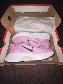 (Category: ) located in . Submitted by fashion_claims (Listing ID 1465750593, Image 1). Description: .