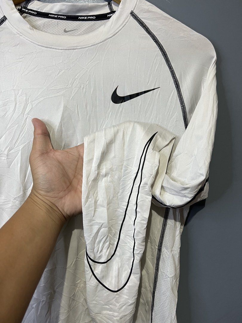 Nike Pro (Category: Activewear) located in Pagadian. Submitted by chiccsilog (Listing ID 1465676593, Image 3). Description: excellent condition 9.5/10 color rate 16x27-29 (M to L)(Stretchable) no issue.