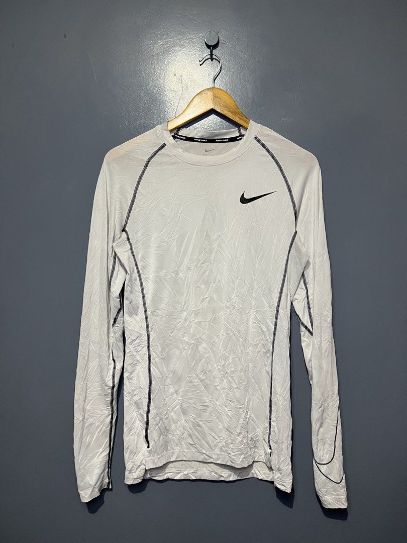 Nike Pro (Category: Activewear) located in Pagadian. Submitted by chiccsilog (Listing ID 1465676593, Image 1). Description: excellent condition 9.5/10 color rate 16x27-29 (M to L)(Stretchable) no issue.