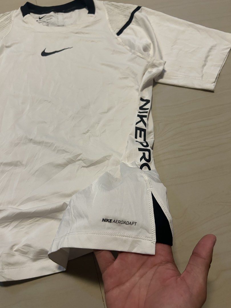 Nike Pro AeroAdapt White Training T-Shirt Size L (Category: Activewear) located in Dasmarinas. Submitted by zn_upcldtrs (Listing ID 1465637685, Image 3). Description: - 21 W / 28 L - As New Condition - No Issue.